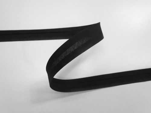 Great value 19mm Poly Cotton Bias Binding- Black #T1260 available to order online New Zealand