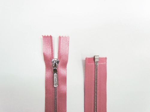 Great value 54cm Riri Satin Metal Open End Zip- Rose #TRW282 available to order online New Zealand