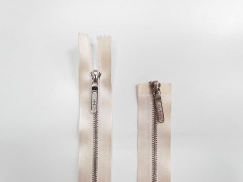 Great value 40cm Riri Satin Metal Open End 2 Slider Zip- Light Pink #TRW313 available to order online New Zealand