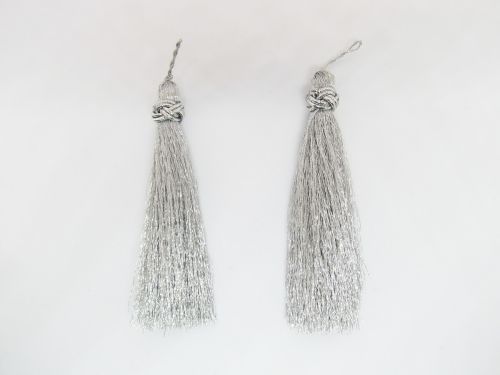 Great value Metallic Tassel Silver- 2pk- RW602 available to order online New Zealand