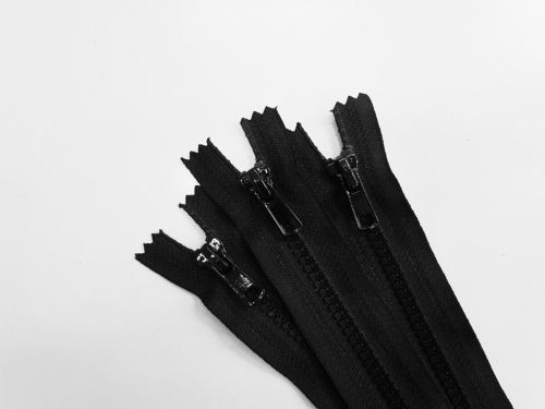 Great value 15cm Chunky Zip 3 Pack- Black- ZP22 available to order online New Zealand