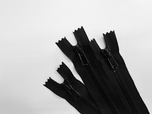 Great value 16cm Chunky Zip 3 Pack- Black- ZP23 available to order online New Zealand