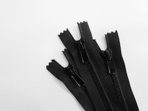 Great value 17cm Chunky Zip 3 Pack- Black- ZP24 available to order online New Zealand
