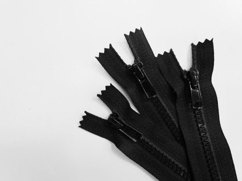 Great value 18cm Chunky Zip 3 Pack- Black- ZP25 available to order online New Zealand