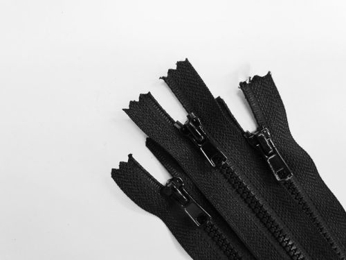 Great value 22cm Chunky Zip 3 Pack- Black- ZP34 available to order online New Zealand