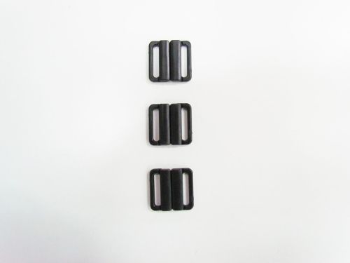 Great value 20mm Plastic Fashion & Swim Clip- Black RW021- Pack of 3 available to order online New Zealand